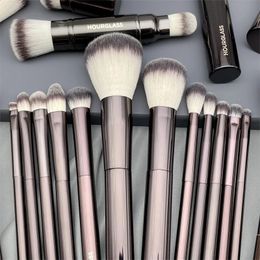 Makeup Brushes Hourglass Full Series Brush Blush Powder Contour Foundation Concealer Eye Shadow Smudge Eyeliner Tool 231102 Q240507