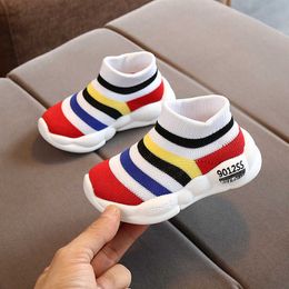 Athletic Outdoor Spring New Korean Children's Socks Shoes for Boys and Girls Fly Woven Breathable Mesh Sports Shoes High-top Elastic Shoes W0329