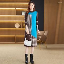 Casual Dresses Autumn Winter Plaid Knitted Sweater Dress Long Sleeve 2023 Women Chic Designer Slim Soft Warm Hit Colour Pullover Jumper