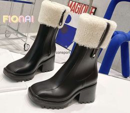 Designer choles Women Betty Boots PVC Rubber Beeled Platform Knee-high tall Rain Cashmere Boot Black Waterproof Welly hloe Shoes Outdoor Rainshoes High heels112