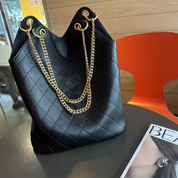 Black Tote Shopping Bag Chain Shoulder Bags Cowhide Leather Designer Handbags Purse Golden Hardware Large Capacity Pockets Internal Zipper Pocket