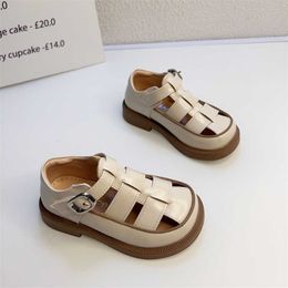 Sandali 2023 Nuove scarpe per bambini estivi in ​​pelle ragazze sandali sandali morbidi per bambini scarpe da spiaggia sandali per bambini z0331