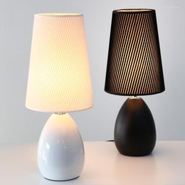 Table Lamps Modern Minimalist Bedroom Bedside Lamp Princess Wedding Garden Creative Luxury Decoration