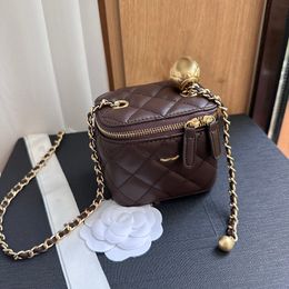 23Ss Womens Mini Makeup Bag 11cm Shoulder Bag Leather Diamond Gold Hardware Metal Buckle Luxury Handbag Matelasse Chain Crossbody Bags Coin Purse Pocket Red Packet