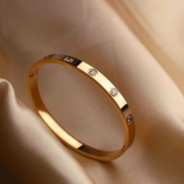 2023 explosive bracelet High grade titanium steel counter bracelet for women with full diamond bracelets that do not fades implea Have Logo