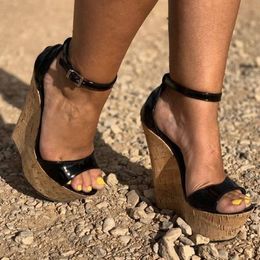 Olomm New Fashion Women Platform Sandals Сексуальные клинья высокие каблуки сандалии открытые пальцы ноги блестящие черные туфли для вечеринок женщин нас плюс 5-15