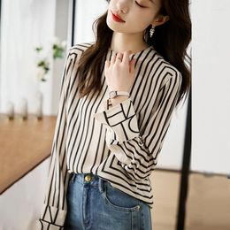 Women's Blouses Korean Fashion Ladies Stripe Shirts Blouse Women Tops Female Woman Button Up Shirt Girls Casual Long Sleeve BPy8922