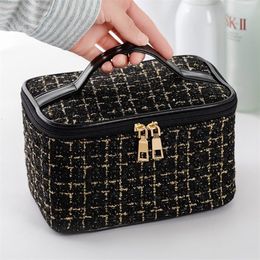 Makeup Brushes Fashion Cosmetic Bag Large Capacity Portable Handbag Woven Cosmetics Brush Storage Household Travel Wash 231102