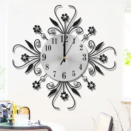 Wall Clocks Elegant Iron European Style Flower Shaped Wallmounted Clock Hanging Home Decor