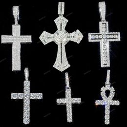Partihandel VVS Moissanite Diamond Cross Pendant 925 Sterling Silver Jesus Cross för halsband Män Kvinnor Fina smycken Charm