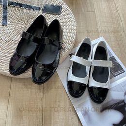 Designer Shoes Women Sandals Classic Black White Small Leather Shoes Comfortable And Versatile Flat Shoes Luxury Brand Casual Shoes