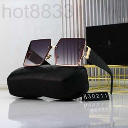 Sunglasses Designer 2023 New Korean Women's Ins Fashion square frame Slim Uv Resistant for Women Chic ACCM