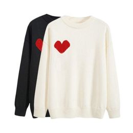 Suéter de designer loveheart uma mulher amante cardigan knit v redond round colar de colarinho alto letra feminina letra branca preta manga longa roupas bxtu