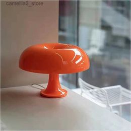 Lâmpadas de mesa Itália Designer LED Candeeiro de mesa de cogumelo para quarto de hotel cabeceira sala de estar decoração iluminação moderna e minimalista luzes de mesa q231104