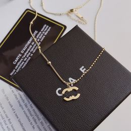 46cj Pendant Necklaces Womens Gold Brand Jewelry Necklace Gift Love Vintage Couple Party Long Chain Springtime Celtic Desi