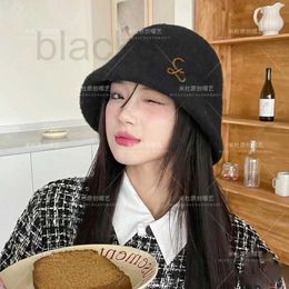 Wide Brim Hats & Bucket Hats Designer Autumn/Winter New Lamb Hair Letter Fisherman Hat Minimalist High Grade Feel Bucket Hat Show Small Face Luxury Style JWES