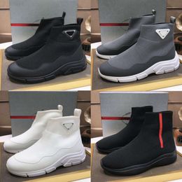 Yeni tasarımcı çorap klasik antrenör sıradan ayakkabılar erkek siyah beyaz koşucular spor ayakkabılar moda çorap botları kutu boyutuna sahip örgü ayakkabılar