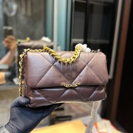 19 Series Womens Shoulder Bag 26cm Leather Diamond Gold Hardware Metal Buckle Luxury Handbag Matelasse Chain Crossbody Bag Shopping Bag Makeup Bag Mobile Phone Bags