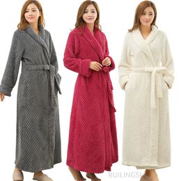 Women's Robe Women Winter Long Jacquard Shellfish Flannel Bathrobe Plus Size Warm Bath Robes Coral Fleece Dressing Gown Men Sleepwear 231102