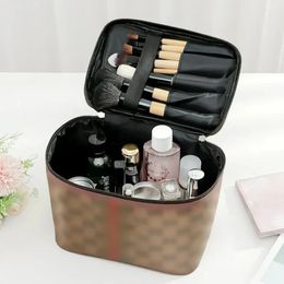 Makeup Brushes Cosmetic Storage Bag Travel Out Portable Work Clash Color Classic Models Large Capacity Fashion Handbag Cute Box 231102