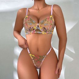 Bras Sets Women Erotic Underwear Set Sexy Floral Single-layer Bra Thong Suit Black Lingerie Rims Gathered Perspective Lace And Brief