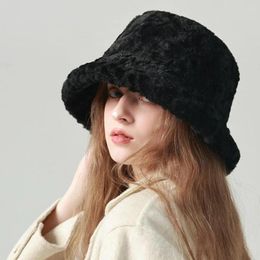 Berets Flat Top Fisherman Hat Stylish Women's Winter Plush Windproof Lady Cap With Wide Brim Cold Resistant For Extra
