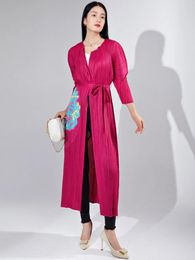 Trench da donna Trench Autunno 2023 Cappotto plissettato elegante stampato di grandi dimensioni lungo di fascia alta stampato