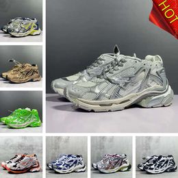 Повседневная обувь высокого качества Triple S 7.0 Runner Sneaker Designer Test Tracks 7 T Gomma Paris Speed Platform Mens Mens Outdoor Sports Women Women