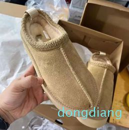 Designer Snow Boots Mini Platform Boot Women Slippers Classic Slip-on Suede Slides Winter Wool Warm Booties Fur Sheep windtight