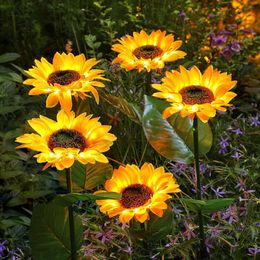 Novelty Lighting Sunflower LED Solar Lamp Outdoor Waterproof Garden Solar Lawn Light for Landscape Courtyard Path P230403