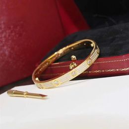 love series high quality European size Diamants Bangle manufacturers wholer 2022 new designer 18k brass gilded retro clas254T