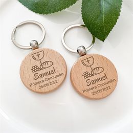 Party Favour 20pcs Personalised My First Communion Wood Keychain Customised Souvenir Wooden Key Chain Gift For Guest 230404