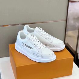 Luxury Designer Bevety Hils Casual Shoes White Black Leather Technical Casual Walking Famous Rubber Lug Sole Party Wedding Runner Skateboard Walking EU46 02