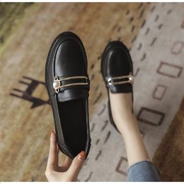 Dress Shoes SpringAutumn Fashion Womens Classic Casual Flats Genuine Leather String Bead Decoration 230404