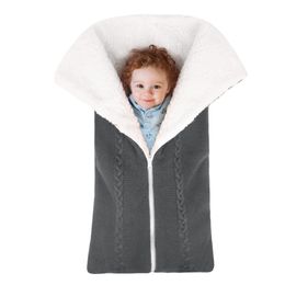 Sleeping Bags borns Bag Thicken Winter Baby Envelope Knitted Stroller Swaddle Footmuff Toddler Infant Sacks 230404