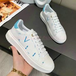 Designer Casual Shoes Men Women Travel Leather Embossed Sneakers Fashion Running shoes Trainers Womens platform shoes mens gym sneakers With Box