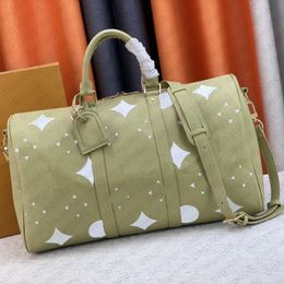 Travel Bag Designer Sports Shoulder Bag 5A High quality Fashion duffel bag pressed leather 45CM crossbody bag Casual tote bag Zipper inner bag