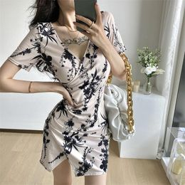 Casual Dresses Real S 2023 Fashion Sexy Low V-neck Slim Short-sleeved Printed Pleated Dress