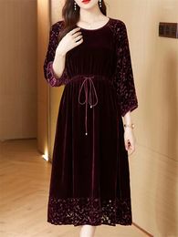 Casual Dresses Retro Wine Red Velvet Dress 2023 Autumn High End Luxury Lady Slim Large Size Fashion Women Elegant Lace Up Vestidos T937