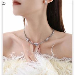 Pendant Necklaces Autumn & Winter Seasons Sweater Choker Chain Fashion Lady Sweet Girl Garment Accessories Necklace Charming Elegant