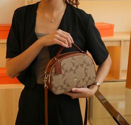 New Classic Presbyopic Shoulder Messenger Bag European and American Retro Bun-Shaped Bag Double Zipper Camera Bags for Women