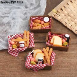 Kitchens Play Food 1/12 Dollhouse Miniature Accessories Mini Bread Basket Simulation Kitchen Food Model Toys For Doll House DecorationL231104