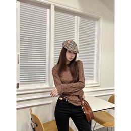 Miumiui Undershirt Designer Mi23 Autumn/Winter New Flock Letter Decoration Sleeve Dritting Button Design Slim Fit Prosonsile Stirt