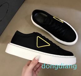 Casual Shoes Triple Black White Yellow Leather Flat Sneakers Mens Platform Leisure Trainer Party Classic light sole