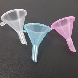 Mini Plastic Small Funnels Perfume Essential Oil Empty Bottle Liquid Filling Funnels Kitchen Bar Dining Tool DHL Free Shipping