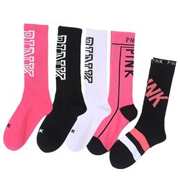 Pink Letter Fashion Woman Stocking Kne High Long Socks White Sock Street Style Hip Hop Skateboard Calcetines I0404