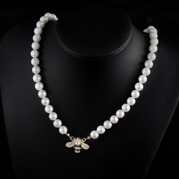 Top Cute Bee Imitation Pearl Necklace Female Dignified Sense of Design Fashion New Trendy Simple Personality Clavicle Chain