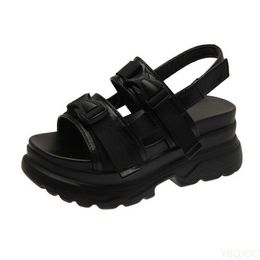 Sandals Summer Ladies Sandals Buckle Design Black White Platform Sandals Comfortable Ladies Platform Beach Shoes 35-43 AA230403