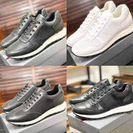 Designers Sneakers Men Runner Trainers Running Shoes Back Casual Shoes Match Platform Shoe Race Triple Fabric Leather Triple Classic With Box NO45