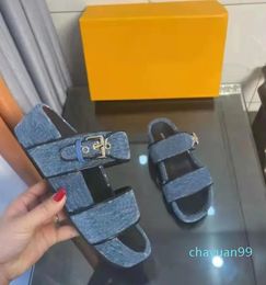 2023 Sandals Cool Effortlessly Stylish Slides 2 Straps with Adjusted Gold Buckles Women Summer Slippers plush